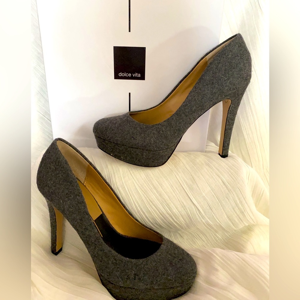Dolce Vita classic platform pumps in heather gray wool